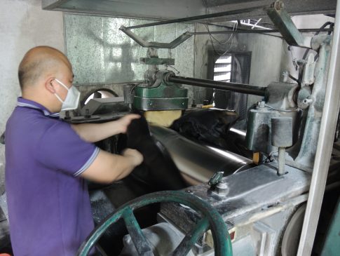 1.橡胶原料准备与炼胶配料
